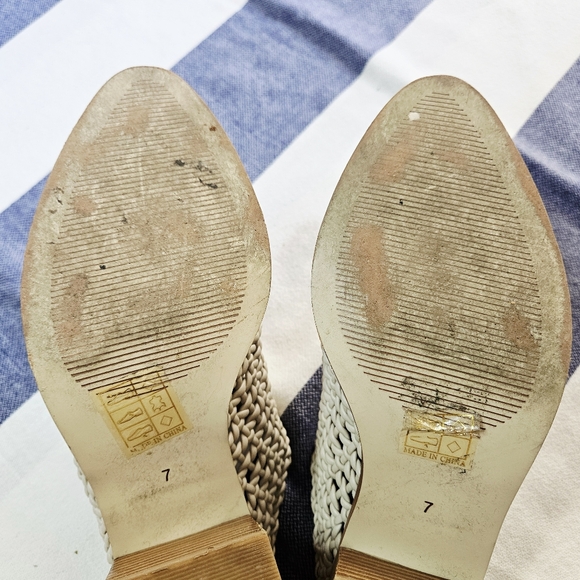 INTENTIONALLY BLANK Taupe Woven Mules With Stacked Heels Size 7 - Picture 10 of 15